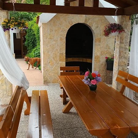 Holiday Home Perunika Zezevica Екстер'єр фото