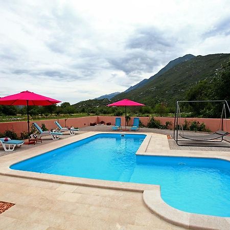Holiday Home Perunika Zezevica Екстер'єр фото