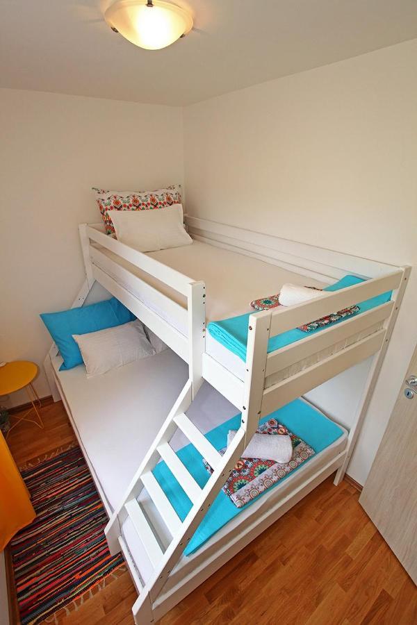 Holiday Home Perunika Zezevica Екстер'єр фото